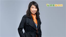 陳珊霓主任說明，台灣每兩千位就有一位是基因性視網膜退化的患者，在他們的視網膜中，由於感光細胞（桿狀細胞先受到影響）或視網膜色素上皮細胞出現異常，因此可能無法正確或根本無法製造蛋白質，隨著時間的流逝，就會出現視線變黑、模糊的現象，最終可能會失去視力。