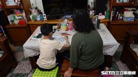 阿嬤養病孫／記者張雅筑攝