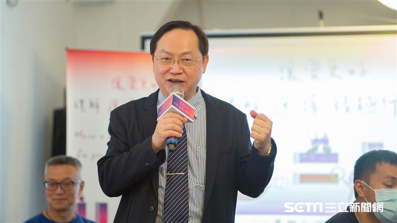 愛滋感染者也能活到老　快用健康存摺