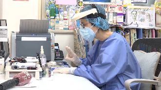 快篩陽＝確診上路首日！醫掛號全額滿