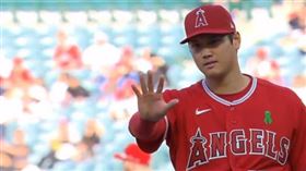 大谷翔平禮貌「勸退」投手教練。（圖／擷取自推特）