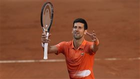 ▲喬科維奇力退瓦林卡安抵羅馬大師賽8強。（圖／美聯社／達志影像）