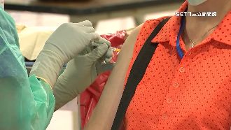 基隆開大型施打站　民眾搶打疫苗