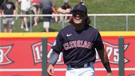 張育成染疫康復 正式歸隊台灣棒球好手張育成4月中旬確診COVID-19（2019冠狀病毒疾病），康復後經過小聯盟復健賽，守護者13日宣布他重新回到大聯盟。攝於3月亞利桑那春訓基地。中央社記者林宏翰亞利桑那攝 111年5月14日