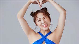 熊熊平口洋裝太低了　辣洩美胸網暴動