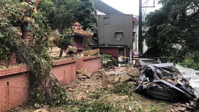 婦隔離遇土石流　土地公廟擋巨石保命