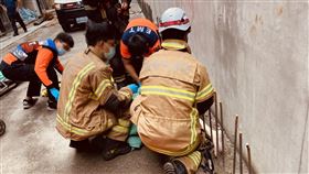 墜樓,台南,南區,鋼筋,刺穿