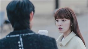 《Shooting Stars流星》金永大告白嚇跑李聖經 愛情三角關係白熱化。（圖／愛奇藝國際站提供）