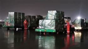 約3.5萬默沙東口服藥抵達桃園機場。翻攝畫面