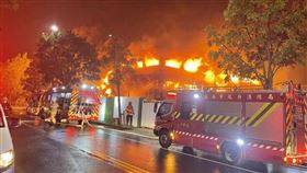 台南資源回收廠大火！600坪全燃燒