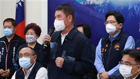 苗栗縣議長鍾東錦開記者會。（圖／翻攝畫面）