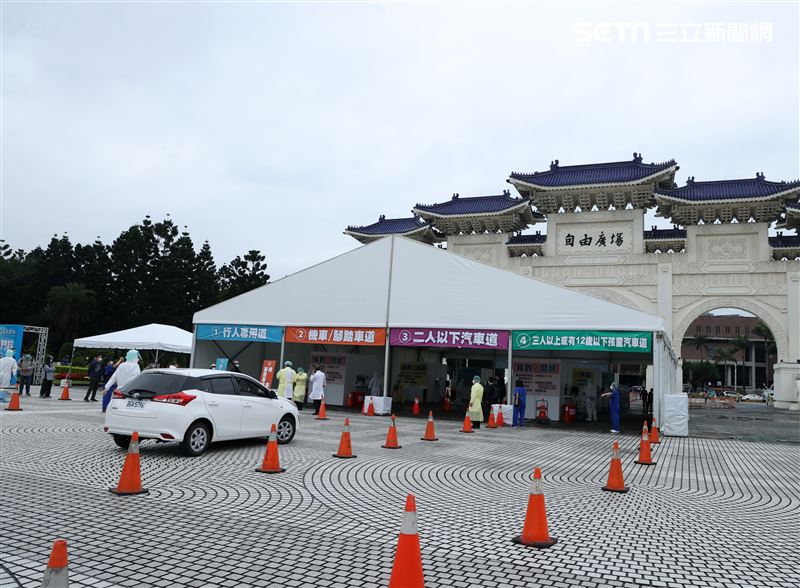 中正紀念堂「車來速」開跑。（記者邱榮吉/攝影）