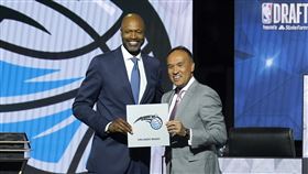 ▲最終由魔術隊抱走狀元籤。（圖／美聯社/達志影像）