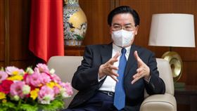 0518吳釗燮接受外媒專訪，講台德關係（圖／外交部提供）