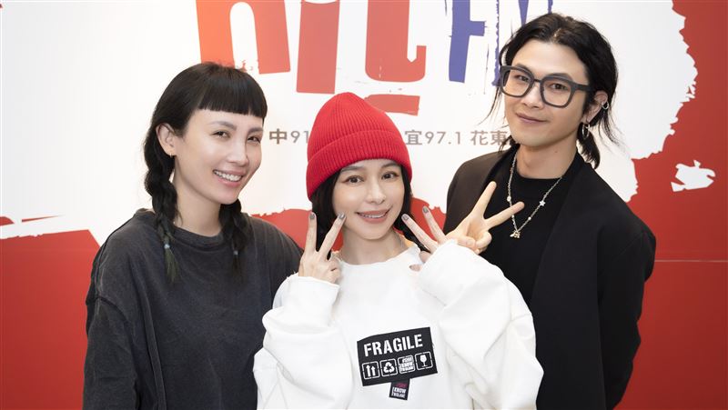 徐若瑄演唱會延期曝近況　露面狂打嗝