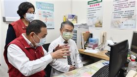 侯友宜今(18)日出席「10:00慰問基層診所」(圖/新北市衛生局提供)