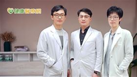臺北榮民總醫院外科部心臟血管外科主治醫師陳柏霖、主治醫師陳泰位、主治醫師郭姿廷。
