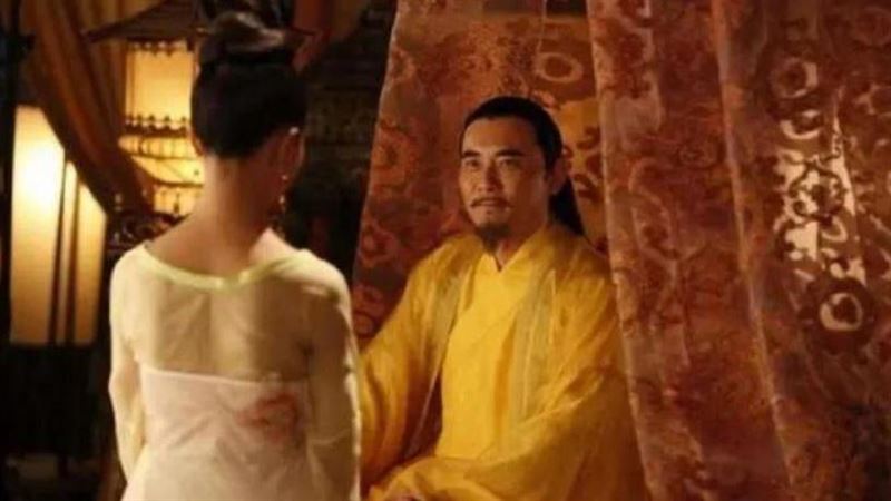 兩功臣爭妓女！朱元璋：臣處死女帶走
