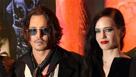 強尼戴普、伊娃葛林(右一)。（圖／美聯社／達志影像）