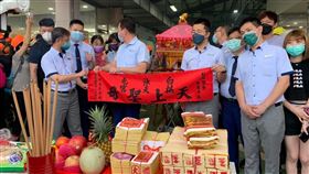 ▲員工透露去年白沙屯媽祖一來就賣2部車。（圖／翻攝自白沙屯拱天宮臉書）

