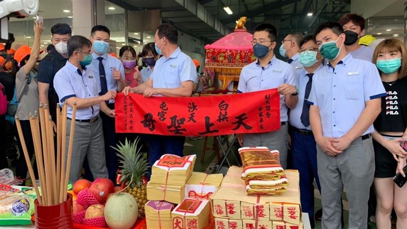 白沙屯媽祖衝車廠：一來就賣2部車