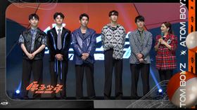 ▲眾導師都讚嘆木星本次的舞台有進步。（圖／野火娛樂提供）