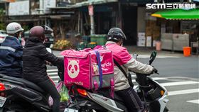 foodpanda/外送員（記者陳弋攝影）