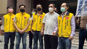 新黨在CDC前怒吼陳時中、蘇貞昌都該下台。（圖／記者簡浩正攝影）