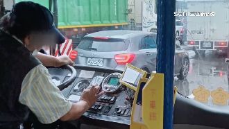 公車司機脫罩狂咳　乘客檢舉揪6確診