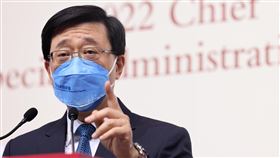 中國任命李家超為香港特首  7月1日就職中國國務院20日召開全體會議，決定任命李家超為香港第六任行政長官（特首）。圖為8日，李家超在特首選舉結束後會見媒體。（中通社提供）中央社 111年5月20日