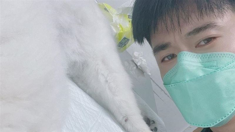 狗女兒心臟病離世　男星冥誕日再淚崩