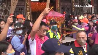 粉紅超跑啟動！信眾擠爆溪湖福安宮