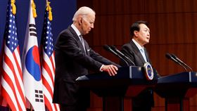 拜登與韓國新任總統尹錫悅召開峰會。（圖／路透社／達志影像）