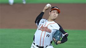 飆速157公里  古林睿煬先發好投率統一獅奪勝中華職棒統一獅隊投手古林睿煬10日在台南主場先發出賽，主投5.2局失1分、送出6次三振，飆速157公里，率隊以5比1拿勝，賽後獲選單場MVP。（統一獅隊提供）中央社記者謝靜雯傳真  111年5月10日