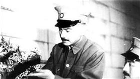 孫殿英盜墓運走珍寶，社會一片譁然。（圖／翻攝自百度百科）