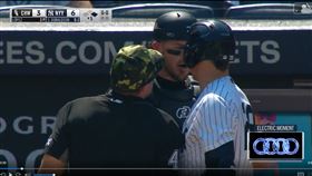 ▲葛蘭道（Yasmani Grandal）和唐納森（Josh Donaldson）在本壘板起衝突。（圖／翻攝自MLB官網）