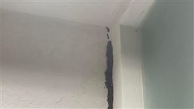 租屋,房子,白蟻,壁癌,房東.
https://www.facebook.com/photo?fbid=3118622375063547&set=pcb.5906015029417498