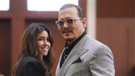 強尼戴普（Johnny Depp）、女律師卡蜜兒瓦斯奎（Camille Vasquez）。（圖／美聯社／達志影像）