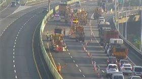 國3田寮段砂石車翻覆！路段封閉
