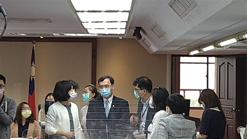 新／吸菸年齡調高到20歲　未達共識