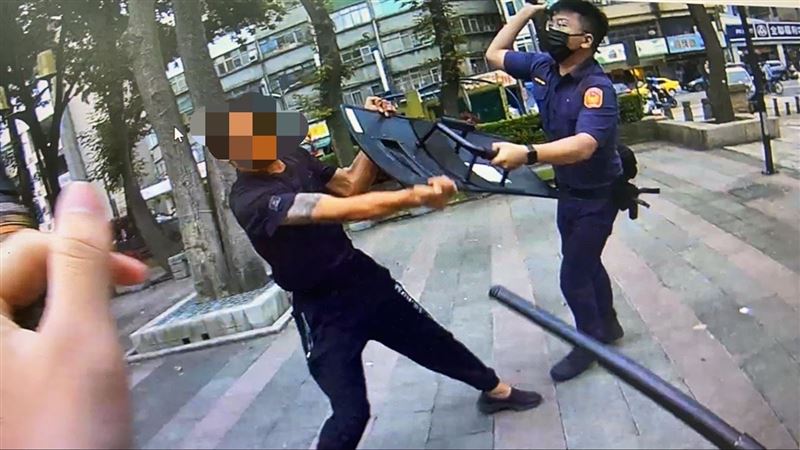 街友持刀砍傷公園老翁　警圍捕也中刀