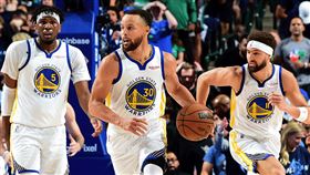 勇士作客力退獨行俠在西區冠軍賽取得聽牌。（圖／翻攝自勇士推特）