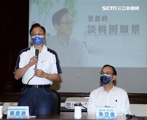 張善政（國民黨桃園市長提名人）說明「桃園願景」。（記者邱榮吉/攝影）