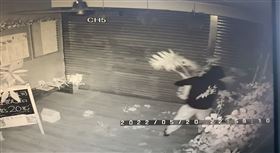 彰化員林，喝酒喝到斷片，早午餐店偷35個盆栽 (圖／翻攝畫面)