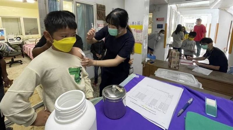 綠島蘭嶼搶打疫苗　觀光業少接客自保