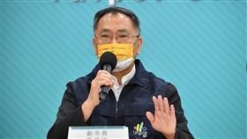 柯文哲市長、蔡炳坤副市長、黃珊珊副市長出席台北市疫情記者會。(圖/台北市政府提供)