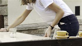 服務生、服務業、打工、PT、工讀生／pixabay