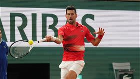▲喬科維奇（Novak Djokovic）法網首輪直落3擊輾壓對手，晉級下一輪。（圖／翻攝自法網推特）