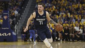 ▲東契奇（Luka Doncic）率領的獨行俠在系列賽連輸3場。（圖／美聯社／達志影像）