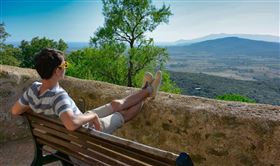 爸媽月給7萬零用錢！他爽辭職回家「躺平」嗨曝養老作息（示意圖／翻攝自Pixabay）